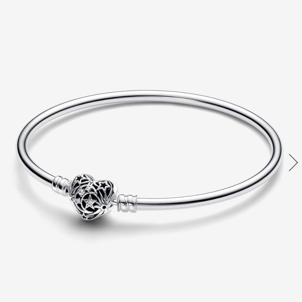 Pandora Celestial Heart
Clasp Bangle - 6.7in